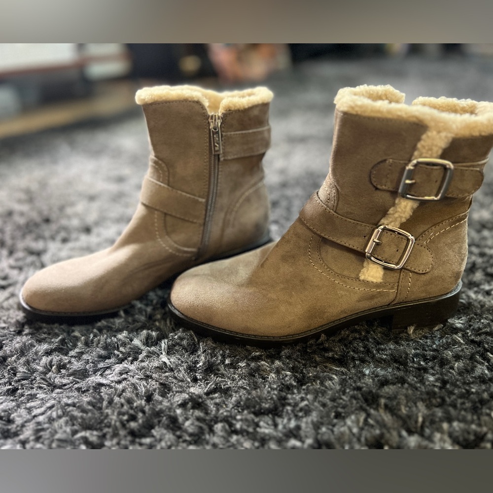 Fur lined boots